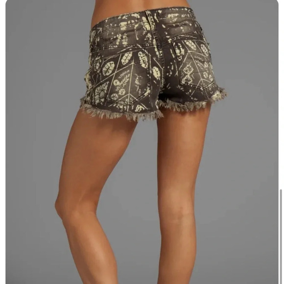Free People Shibori Cutoff Jean Shorts - Picture 2 of 9